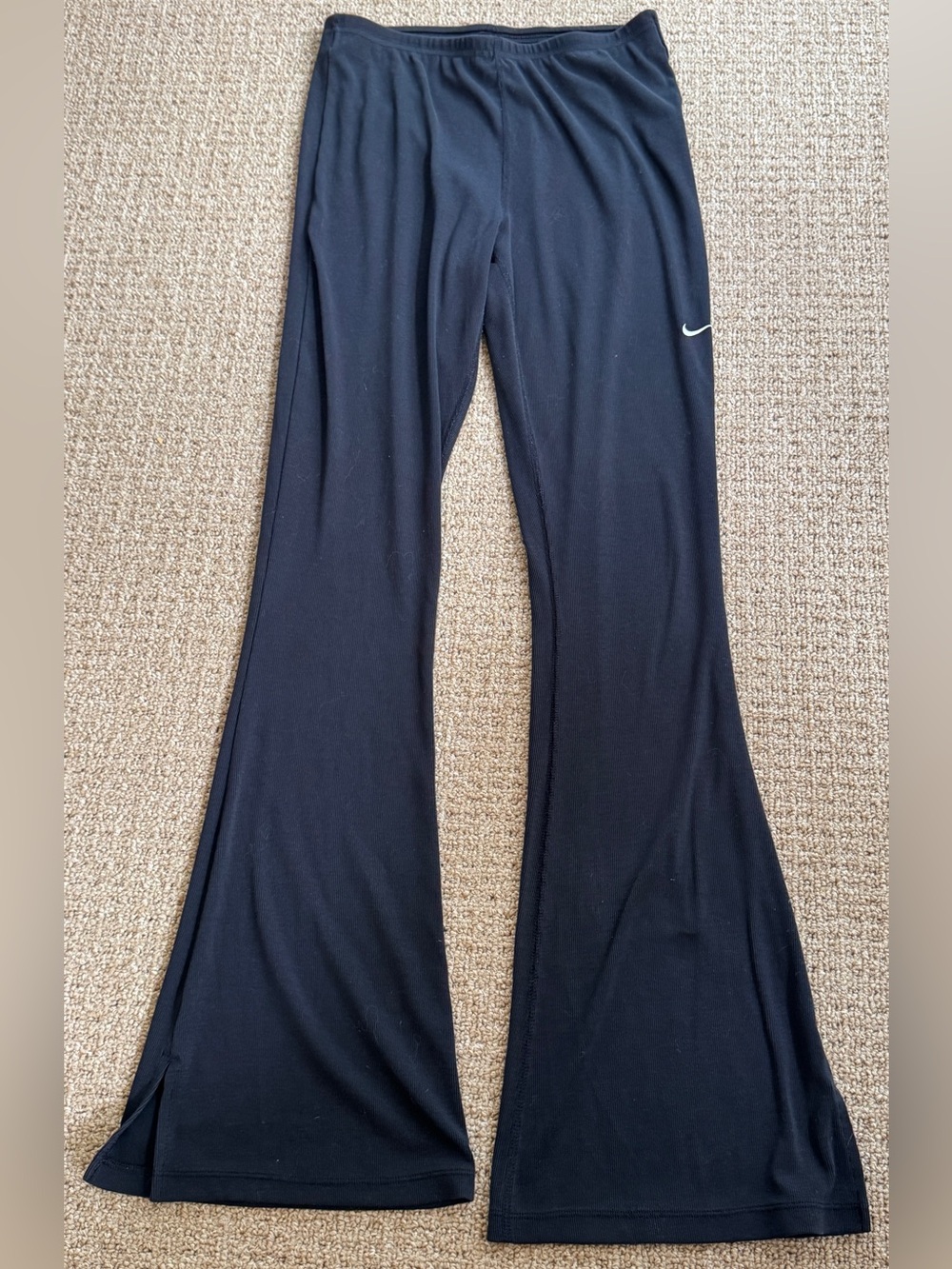 Nike Sportswear Women's Chill Knit Tight Mini-Rib Flared Leggings Medium EUC